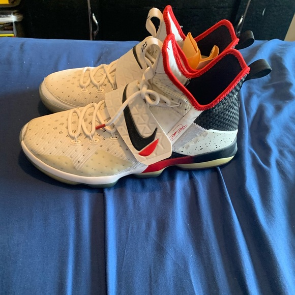 Lebron 14 size 13 - Picture 4 of 6